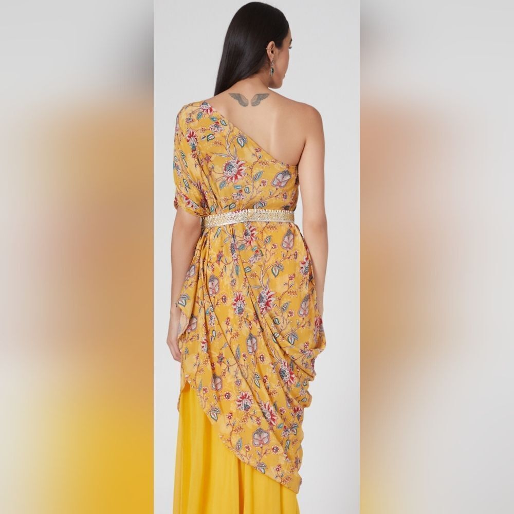 Chhavvi Aggarwal Yellow Floral One Shoulder Top (L) - Picture 2 of 7